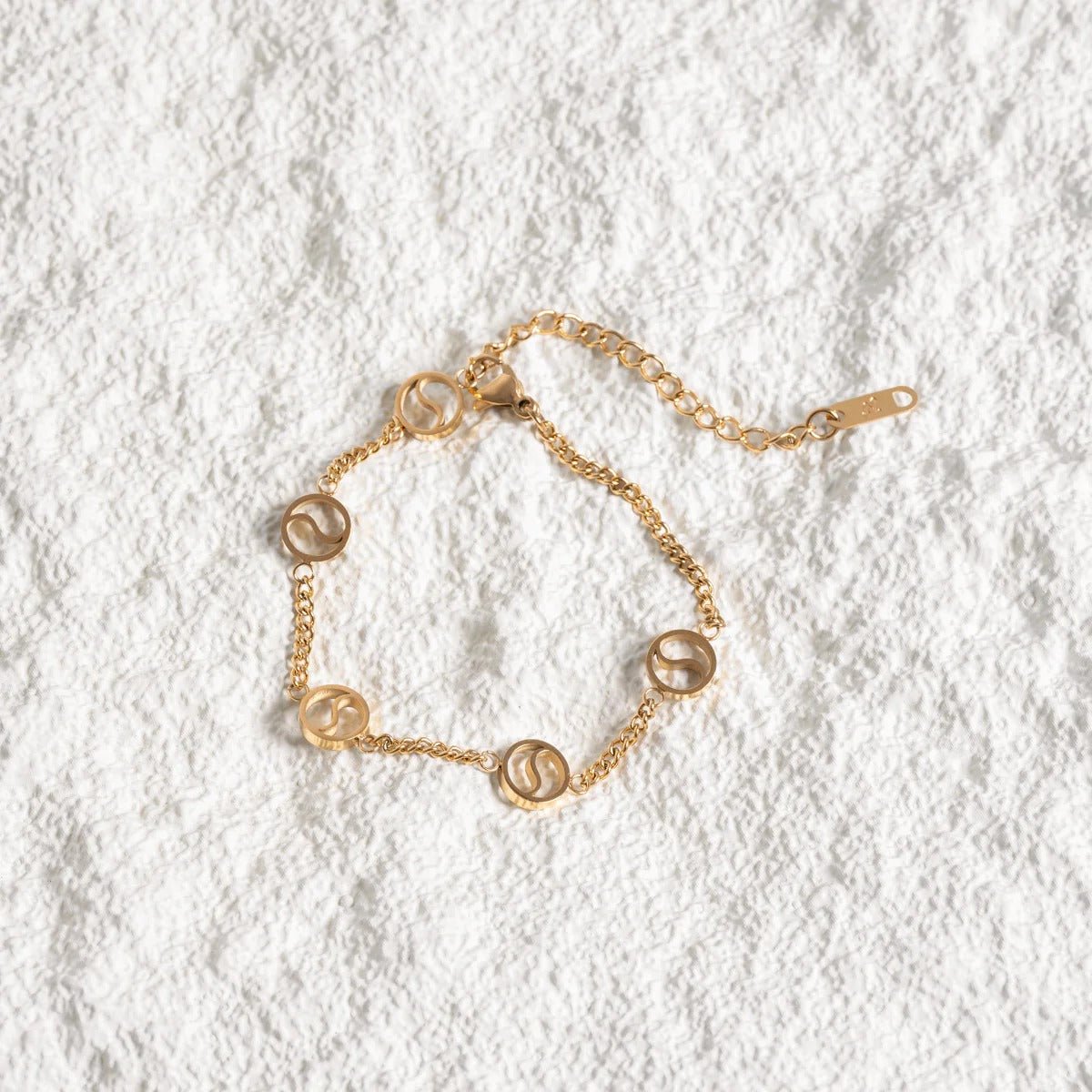 Pulseira Dubrovnik Pingente Banhada em Ouro 18K