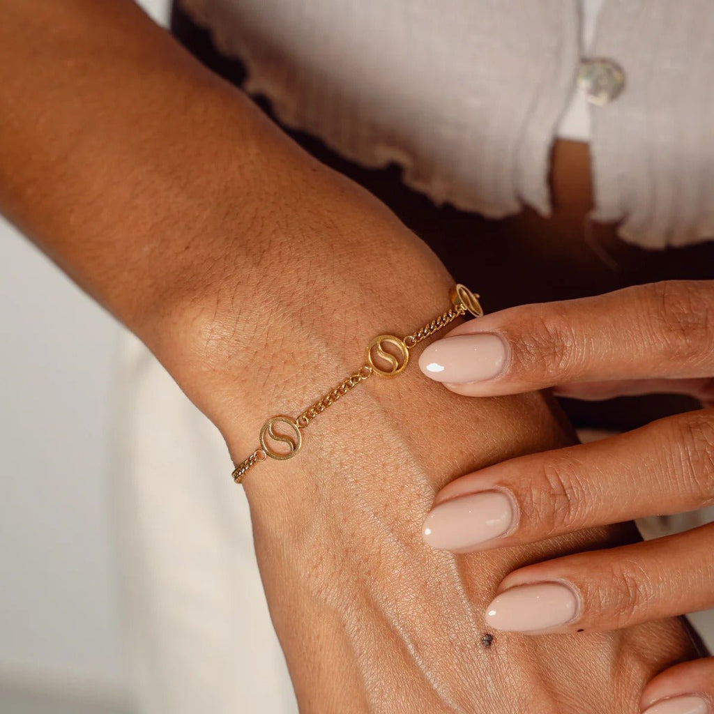 Pulseira Dubrovnik Pingente Banhada em Ouro 18K