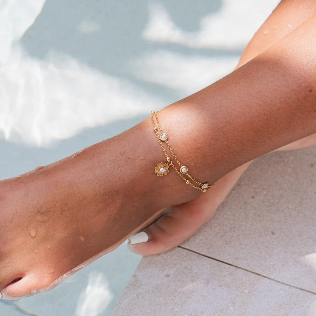 Tornozeleira Toscana Dupla Pérola Floral Banhada em Ouro 18K